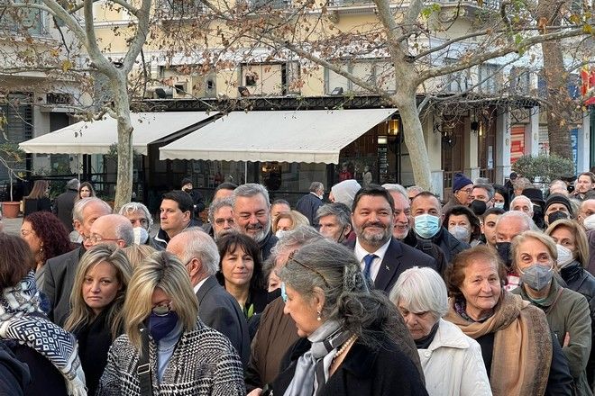 MariaNtolkou's tweet photo. Θέλω να μ'έχεις βασιλιά σου, να μου ανήκει η καρδιά σου,το Α σου και το Ω να'μαι εγώ.
Να'σαι κι εσύ βασίλισσά μου, να σου ανήκει η καρδιά μου,και στου μυαλού σου το παλάτι, να ζω μονάχα εγώ.
 #κηδεια_τεως https://t.co/rGq80iLbvq