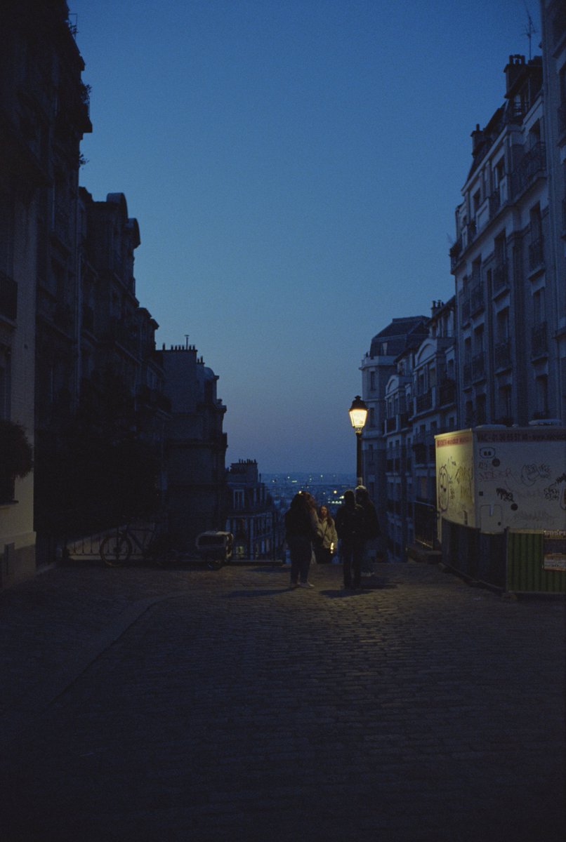 lightistic's tweet photo. blue hour on 35mm https://t.co/UiQ2ZAWcWh