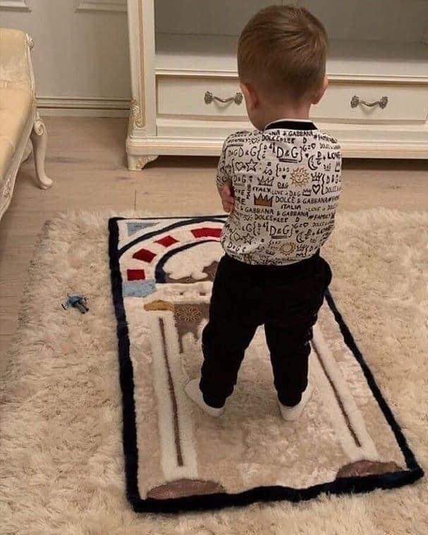 واذا رأيت الفرع مُثمر فاعلم أن الجذور أصيلة.🤍🤍