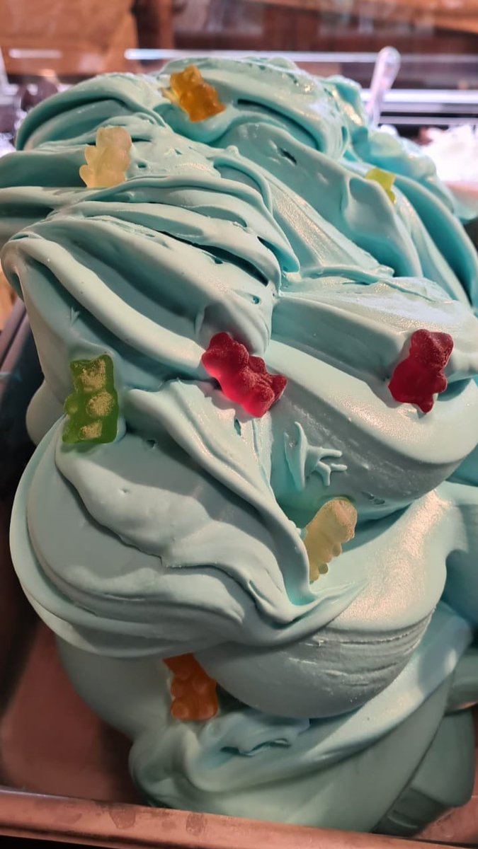 AntonelliBakery's tweet photo. No signs of #BlueMonday here!
Just our funky flavour Gummy Blue 💙🐻
Do you have any blue gelato in your cabinet today? What's your craziest flavour?
#BlueGelato #MartiniUnigra #VivaAntonelli https://t.co/pQ1d9zEhnC