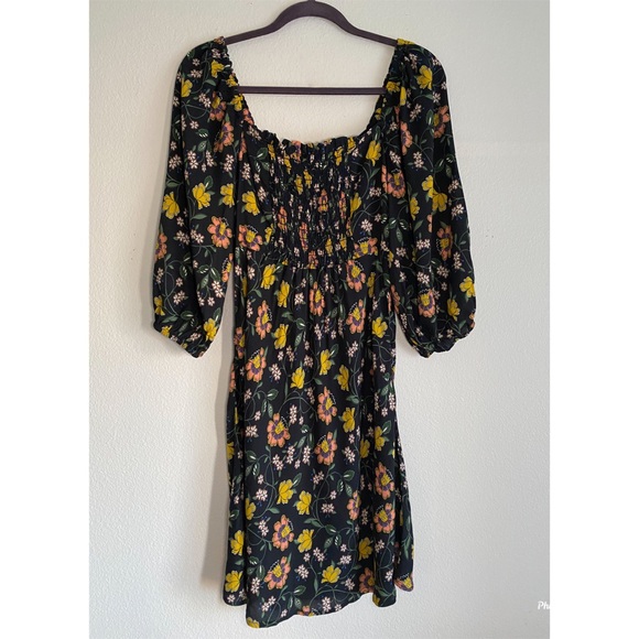 FairfaxBri's tweet photo. So good I had to share! Check out all the items I'm loving on @Poshmarkapp from @angela_sosav #poshmark #fashion #style #shopmycloset #zara #velvetbygrahamspencer #londontimes: https://t.co/oP4nKP7RO4 https://t.co/zIOOIAVp9o
