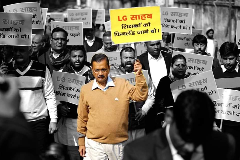 pintoosharmaapp's tweet photo. दिल्ली के गरीब बच्चों को बेहतर से बेहतर शिक्षा दिलाने के लिए माननीय मुख्यमंत्री अरविंद केजरीवाल जी दिल्ली की सड़कों पर उतर चुके हैं। https://t.co/qvlkkVX44M
