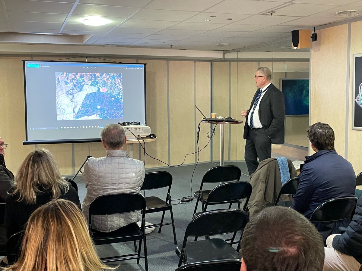 InstitutFMES's tweet photo. #SMHES. "De lâinfini Ă lâau-delĂ ".
Poursuite de la dĂ©couverte du domaine #spatial avec @Thales_Alenia_S. Philippe Cexus et Mickael Ulvoa prĂ©sentent les activitĂ©s dans les domaines de la navigation, lâexploration, lâobservation et les tĂ©lĂ©communications depuis lâespace. https://t.co/n9psn1Sy2W