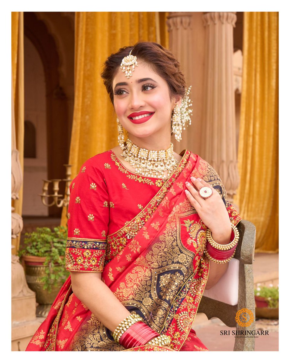 SriShringarr's tweet photo. Elegance is what you make it 😍

Don’t Repeat It. Rent It.
@SriShringarr 

Jewelry :- @srishringarr
Website:- https://t.co/PBELuWcINQ

#explorepage #traditionalwear #indianweddings
#indianwear #lehengas #weddinghacks #photography https://t.co/yc3DOSFJxb