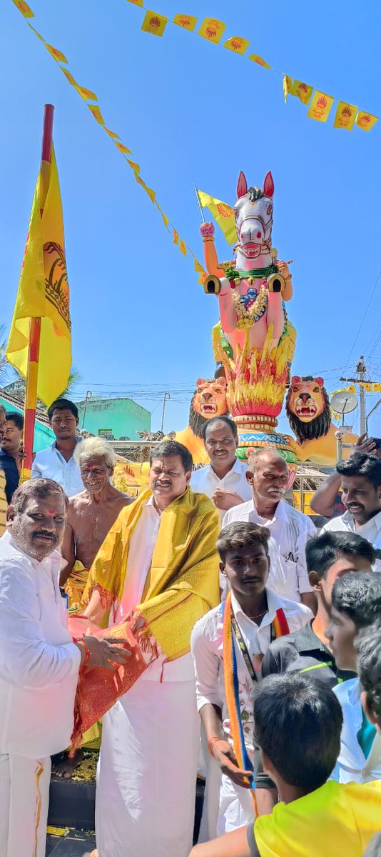 velusamyexmla's tweet photo. அரூர் தொகுதி சந்திராபுரம் கிராமத்தில் அக்னி கலசத்தின் மீது வீர வன்னியன் வாலுடன் தோன்றும் சிலையை திறந்து வைக்கப்பட்டது. https://t.co/IkhZ2BJOas