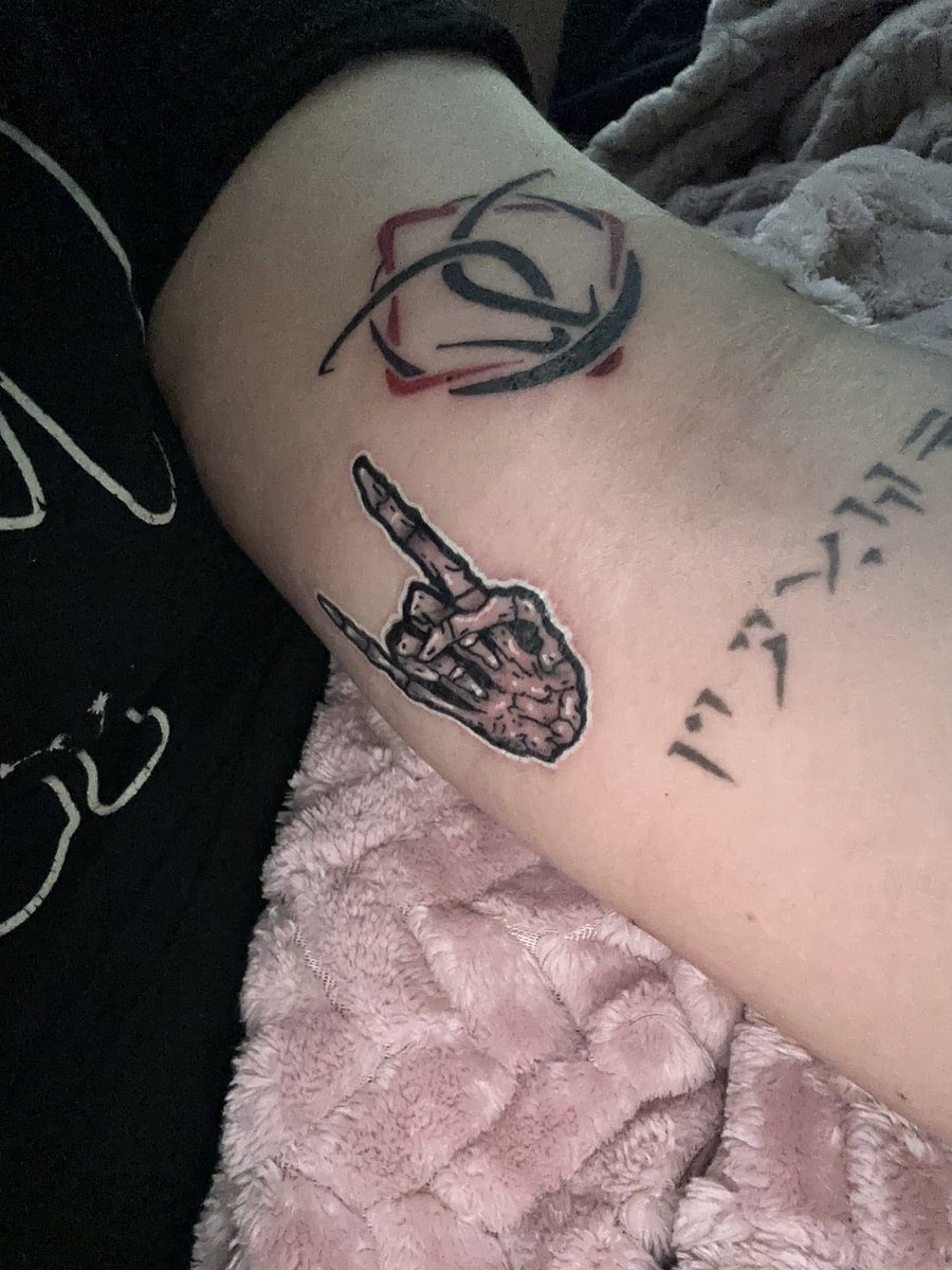 CatcherRiley's tweet photo. My DC tattoos!! I’m in love 😍 I got my cherries on Jui’s bday last year and the logo plus the scream inspired rock/metal skeleton hand sign for their 6th anniversary! I know InSomnia would appreciate 😁 #Dreamcatcher #InSomnia #dreamcatcher_reason @hf_dreamcatcher https://t.co/s9olCvgJyi