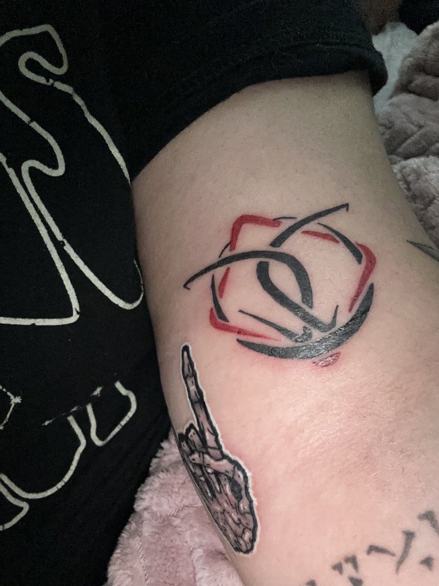 CatcherRiley's tweet photo. My DC tattoos!! I’m in love 😍 I got my cherries on Jui’s bday last year and the logo plus the scream inspired rock/metal skeleton hand sign for their 6th anniversary! I know InSomnia would appreciate 😁 #Dreamcatcher #InSomnia #dreamcatcher_reason @hf_dreamcatcher https://t.co/s9olCvgJyi