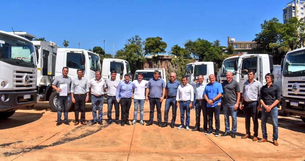 Acompañé al gobernador <a href="/herrerayflia/">Oscar Herrera Ahuad</a> en una nueva entrega de camiones del Programa de Equipamiento Vial que se concreta con fondos provinciales, con el objetivo de fortalecer el parque vial de los municipios. También participó el diputado <a href="/lucasaromero/">Lucas Romero Spinelli</a>

<a href="/gobmisiones/">Gobierno de Misiones</a>