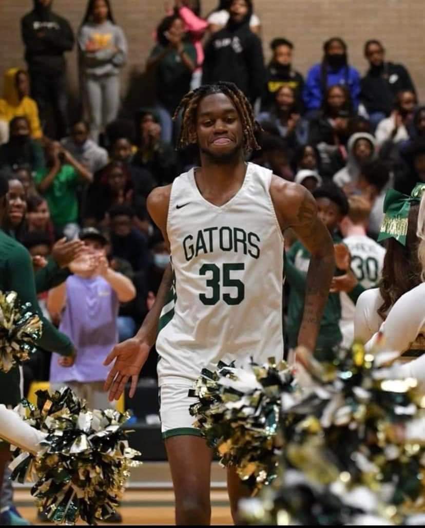 It is with great sorrow that we must post about the senseless death of c/o '22 Gator Gerald Abbott. He was a major presence here and helped bring the 1st outright District 1-5A Title to Shreve. You will be missed but you will live forever in THE SWAMP! #LL35 #putdowntheguns
