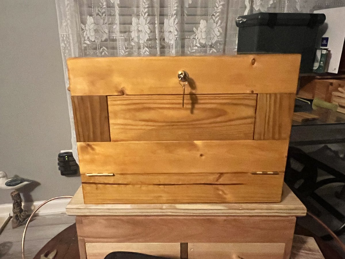 I cant get around to a good photo but heres a place holder if my sellers tool box. Next up is an english tool chest.