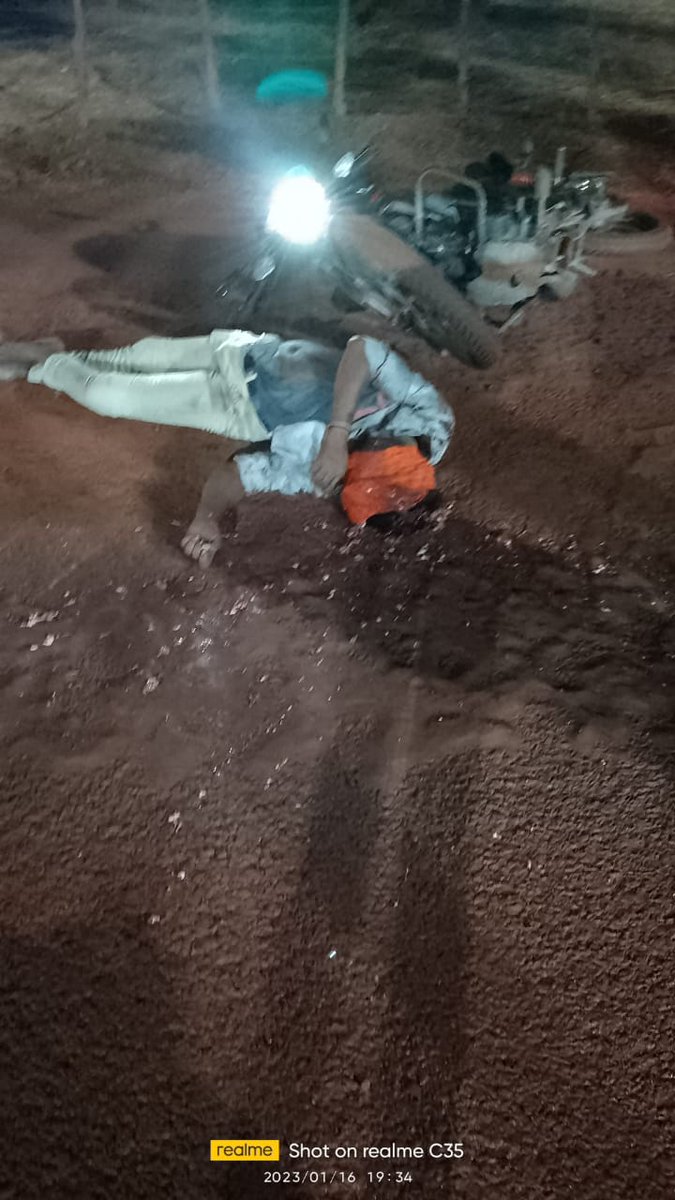 GadchiroliE's tweet photo. What the hell is going on in your district? Day by day, people are becoming victims of the company, yet the administration, local politicians, and journalists are silent. Are these people negotiating with the company or what?Can a common man die?
#stopsurjagadminig #trivenigoback https://t.co/lAiGebKLqF