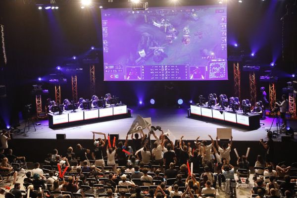C’est officiel : la #RegionSud fière de devenir région-pilote de l’#esport en France ! 👾

La #France peut devenir une grande nation du Esport, et <a href="/MaRegionSud/">Région Sud</a> s’engage pleinement dans sa structuration régionale.

Merci de faire confiance au Sud, à nous de jouer maintenant ! 🇫🇷🎮