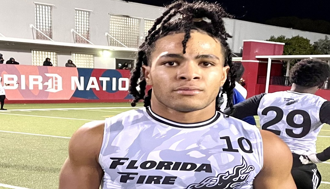 5 Miami-Dade/Broward Prospects To Follow. larryblustein.com/news/5-miami-d… <a href="/SFHSSports/">Florida Kids Football</a> <a href="/DanLaForestFB/">Dan LaForest 🏈</a> <a href="/Anthony_Ottinot/">Anthony Ottinot</a> <a href="/MalachiKeels/">Malachi Keels</a> @PatWennin <a href="/JermaineDalias/">Maine</a> <a href="/guwoup_j7/">Jordan Campbell</a> <a href="/chinounderated3/">Juan Rodriguez</a> <a href="/coachMeJelly/">COACH ALPHONSE</a> <a href="/Redskins32/">Matt DuBuc</a> <a href="/Coach_Davis3/">Coach Davis</a> <a href="/MHS_Knights_FB/">Monarch Knights Football</a>