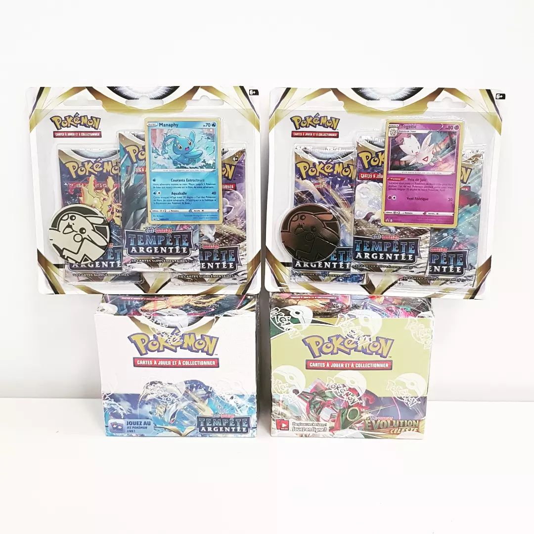 tradingcardsxxx's tweet image. Remise en stock de display et tri-pack Tempête Argentée ainsi que de display Évolution Céleste limité à deux.
Nous vous informons que les points TCX liés à notre programme fidélité sont crédités après l'expédition de la commande.
tradingcardsxxx.fr/collections/po…
#eb07 #eb12 #evolvingskies