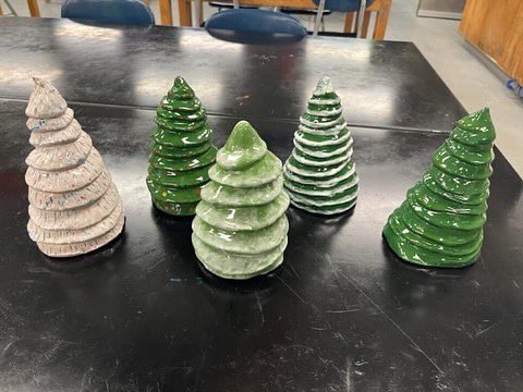 The weather slowed us down a bit but these beauties were well worth the wait! 
7/8 grade artists created these beautiful ceramic trees.

#BoldBoundlessEngaged #BBEProud #JaguarNation