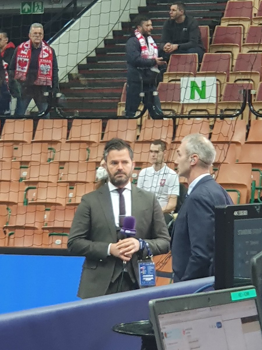 jifolo's tweet photo. Coucou @beinsports_FR  #handball2023 France Slovénie https://t.co/j7uhEwWUkx