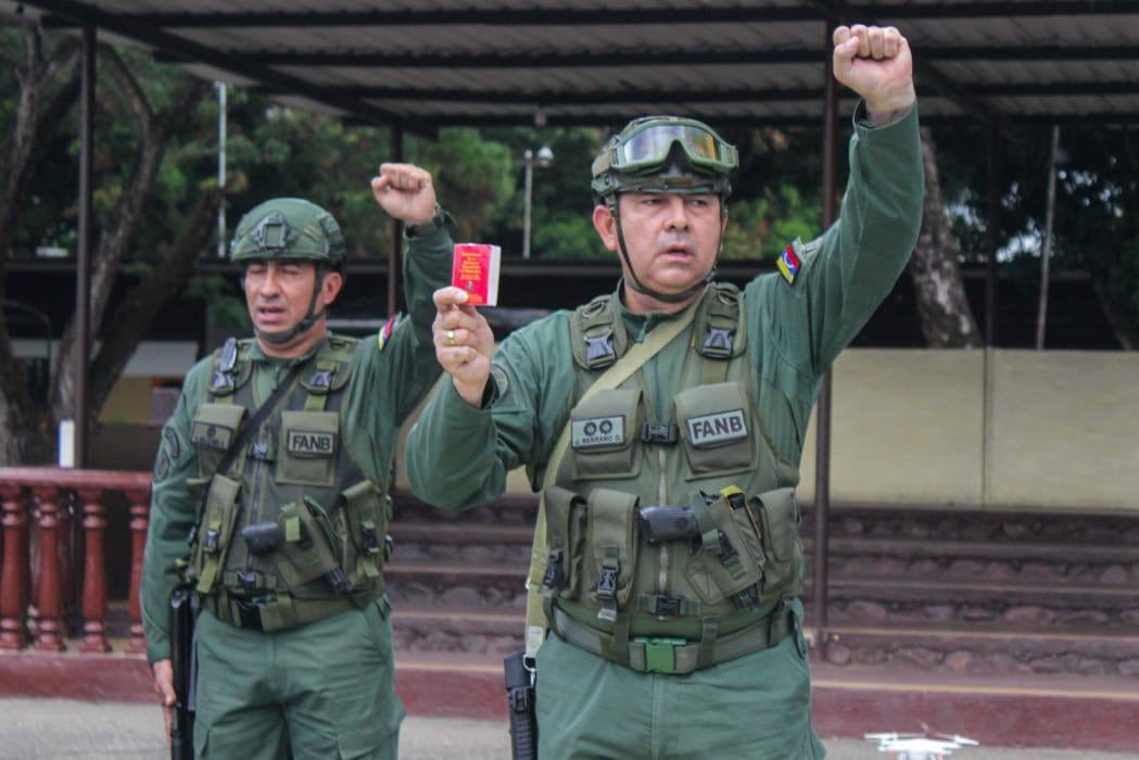 🔁RT || GJ <a href="/dhernandezlarez/">GJ. Domingo Hernández Lárez</a>: Los órganos de seguridad ciudadana garantizarán la Paz social y protegerán al pueblo de acuerdo a nuestras leyes ! 

#VenezuelaTerritorioDePaz
#FANB🇻🇪 #CEOFANB