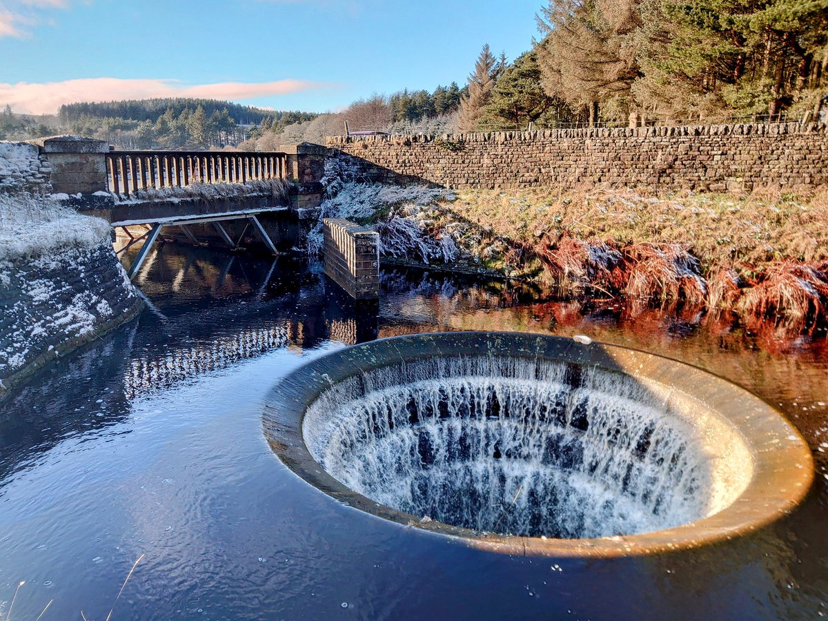 TrekExploration's tweet photo. The " other " Plughole in the Peaks ❤️
.
Redmires
.
#derbyshire #peakdistrict #plughole #reservoir #outdoors #explore @bbcemt @D_Times @derbyshire_live @derbyshirelife #redmires #Sheffield #ladybower #rivelin #river https://t.co/ozWiqnI5r0