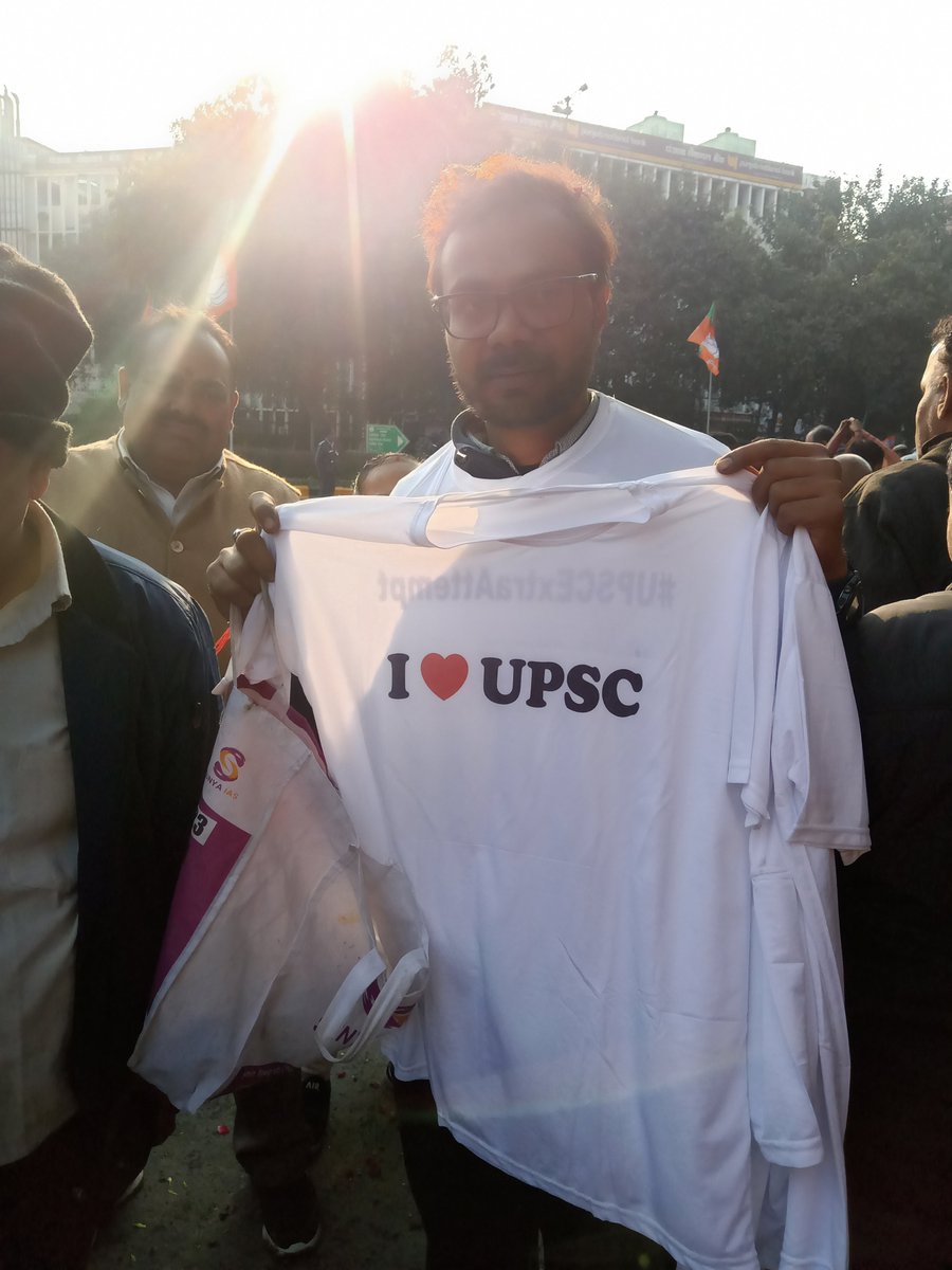KushChat16's tweet photo. @narendramodi Our BelovedPM 
@narendramodi
 Ji,We hv HANDED OVER our COVID SUFFERING Stories,Injustice&amp;demand for implementation of 112th Report of DRSC Committee Report #COVID_Compensatory_UPSC_ATTEMPT 
#UPSCExtraAttempt2023 to ur OFFICIALS

We blv dt You wd nt tolerate  this injustice anymor https://t.co/T7UHx5aTMc