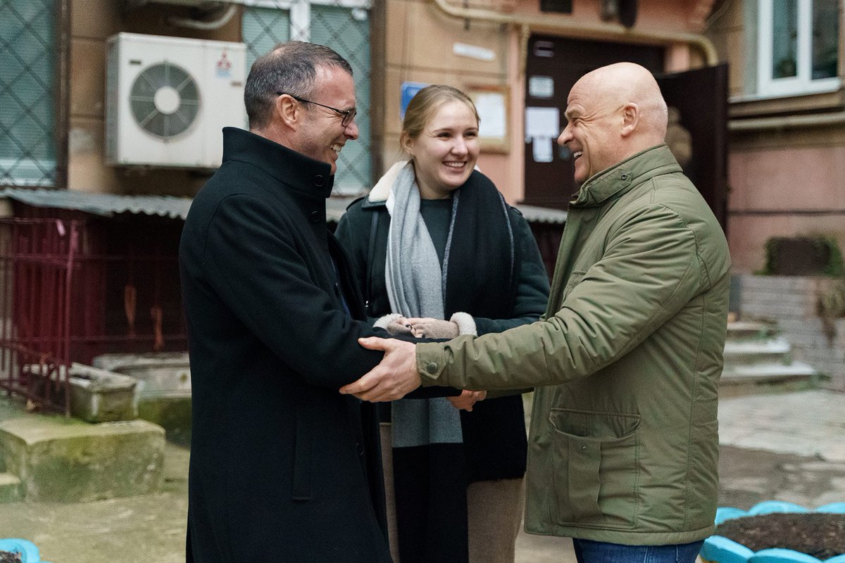 Interim 🇺🇳<a href="/UNDP/">UN Development</a> Resident Representative <a href="/jaco_cilliers/">Jaco Cilliers</a> and Odesa Mayor Gennady Trukhanov together officiated the opening of a bomb shelter that was repaired by <a href="/UNDPUkraine/">UNDP Ukraine 🇺🇦</a> in partnership with <a href="/EUDelegationUA/">EU in Ukraine</a> and <a href="/EIB/">European Investment Bank</a> to protect more than 200 people.