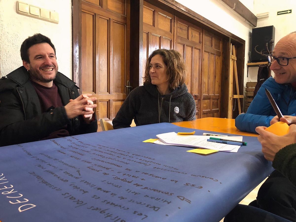 CoopCatCentral's tweet photo. 📝Els àmbits prioritzats a l'assemblea de l'Ateneu #CoopCatCentral que hem fet aquest cap de setmana a @albergdemura han estat la #incidènciapolítica, el #teixitproductiu, els #ecosistemes i #entornnatural i el #teixitcomunitari
Els reptes han estat els següents👇 https://t.co/U2oDj0l4P0
