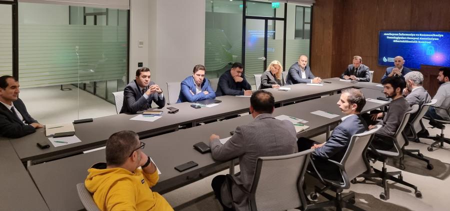 Azərbaycan İnformasiya və Kommunikasiya Texnologiyaları Sənayesi Assosiasiyasında (AİKTSA) “Kiber Təhlükəsizlik” Komitəsinin yaradılması ilə bağlı iclası keçirilib.
#kibertəhlükəsizlik #comptia #eccouncil #sibergüvenlik  #ethicalhacking #offensivesecurity
