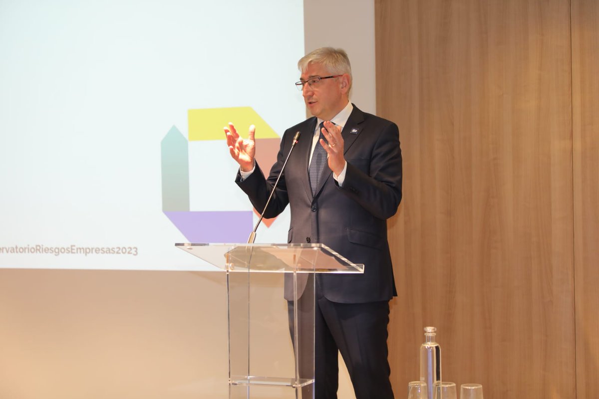 Hem acollit l’#ObservatorioRiesgosEmpresas2023 organitzat per l’<a href="/InstitutCerda/">Institut Cerdà</a> presentant l'estudi d'anàlisi integrada de riscos i resiliència.
Des d'@agbar refermem l'aposta per l’aigua regenerada como a solució més adient per afrontar l'escasedat hídrica estructural i sequera.