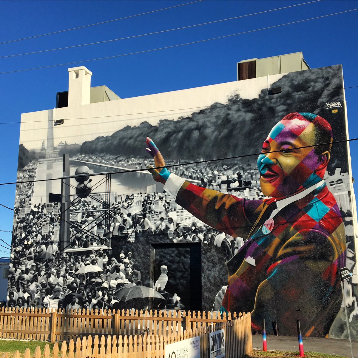 kobrastreetart's tweet photo. A injustiça num lugar qualquer é uma ameaça à justiça em todo o lugar. #MartinLutherKing https://t.co/cghLW7rdhQ