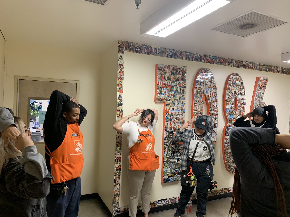 Stretching with MET.  Earl are you ok? <a href="/EarlEdw91431142/">Earl Edwards</a> <a href="/ashleynmlove/">Ashley</a>