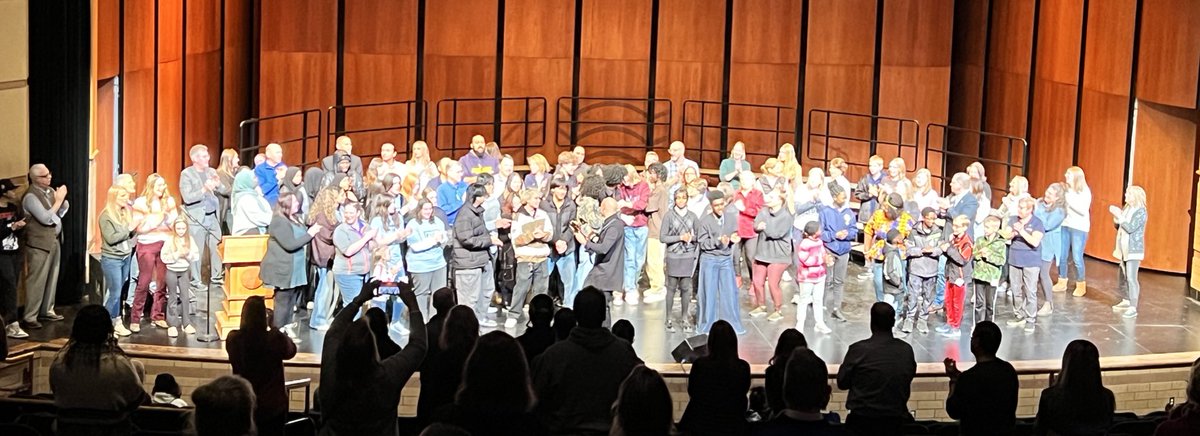 PLHSLakers's tweet photo. Wonderful MLK breakfast and amazing session to start our PD day! Thank you @isd719 @PriorLakeRotary #MusicBringsUsTogether #BeBrave #GiveToOthers https://t.co/Aw5J8t99dV