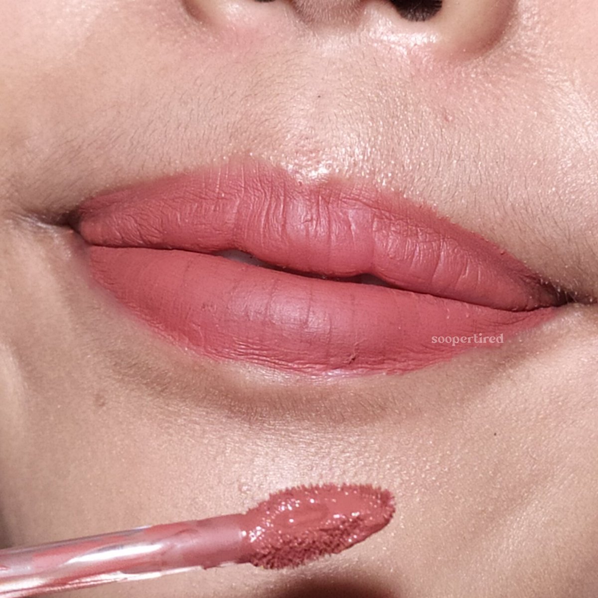 soopertired's tweet photo. Lipcream ter-TAHAN BANTING karena super longlasting, smoochproof, dan transferproof! 🔥❤ (liat video tes ketahanannya dibawah yap!)

This is @Somethinc4u Idol Blurry Soft Lipmatte! ✨ 

#SomethincSquad #ThinczensApproved #MyLipsMyRules #LipsDomination #racuninmakeup https://t.co/2n7dwl1LqJ
