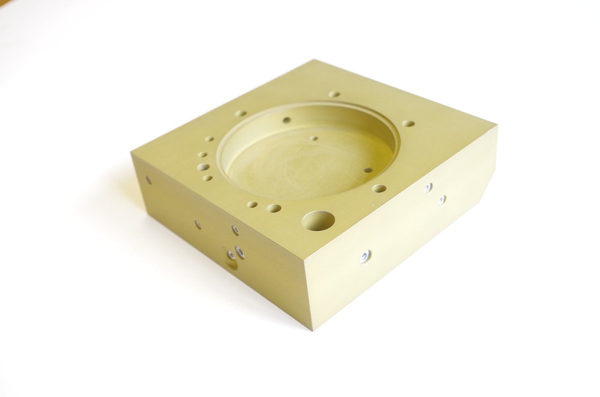 RichmondEng_'s tweet photo. We specialise in #machining high precision components like this for many different industries, including: 

‣ #Scientific
‣ #Electronics
‣ #Telecommunications
‣ #Medical
‣ #Aerospace &amp; #Defence
‣ #SubSea
‣ #Railway

Learn more about us: https://t.co/FXbAy1kfyi

#UKMfg https://t.co/M1K6Y4ksEu