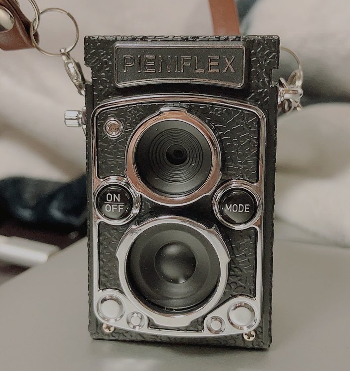 mattuan_camera's tweet image. これを使って撮りたいショートムービーがあるので明日から動きます。
ファインダーなどないので撮るのは
とても大変そうです。
燃えます🔥

あとボヤッボヤになるでしょうがこれでnitona撮ってみたいですね。

 #PIENIFLEX