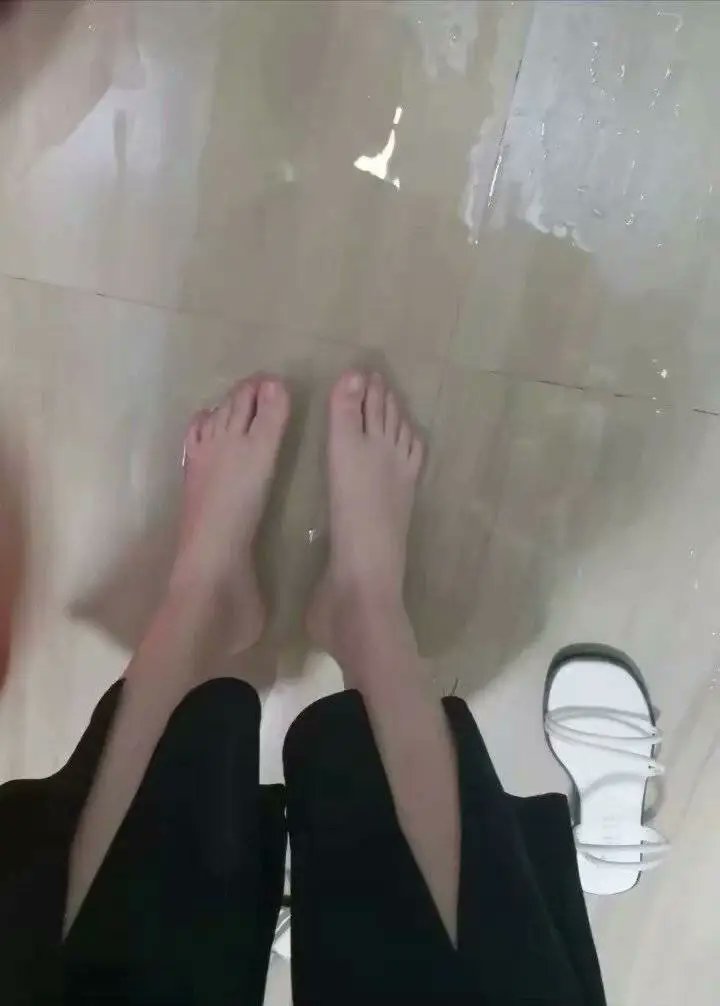 ruo13579's tweet photo. 为什么会喜欢jiojio呢
#女高 #女m #反差 #足控 #线下 https://t.co/KHelk1TBzp