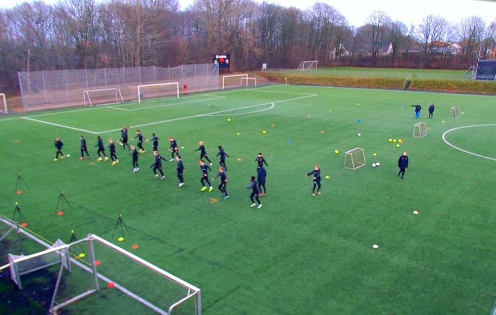 alexchilescoach's tweet image. Back on the grass with @fcmidtjylland U17 &amp;amp; U19 🇩🇰

#individualdevelopment #fcmidtjylland #individualcoaching #youthdevelopment
