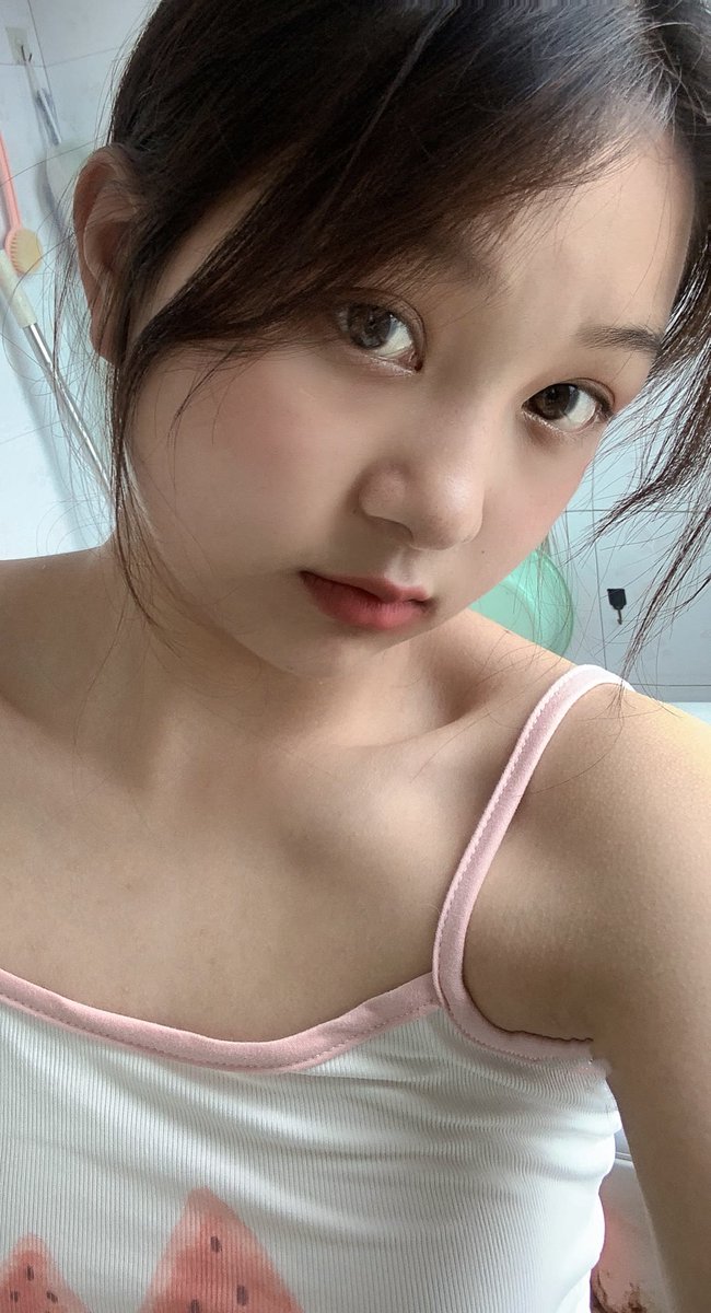 KissM6487's tweet photo. #女高 #女高中生 #清纯女高 #学生妹 #高中生 #高中女 https://t.co/7Z0Yw6LdFA