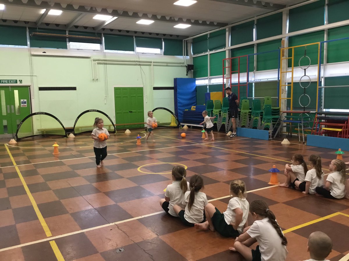 G_M_P_SRRDRCH's tweet photo. We are improving our skills in moving in different ways, and controlling a football ready to become amazing footballers! Thank you @JEcoaching  - we LOVE it! https://t.co/1oSuxxqkwU