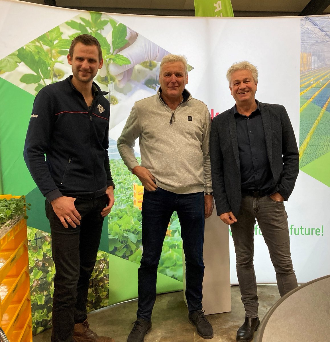 Zaterdag vond de #RoDeKo plaats in Barsingerhorn.🌱 Onze collega's Rob, Fred en Jos waren aanwezig om meer te vertellen over onze #vollegrondproducten.🥦 Het was een geslaagde editie, met veel drukte op de gehele beurs en in onze stand, bedankt voor uw komst! #tuinbouw #beurs