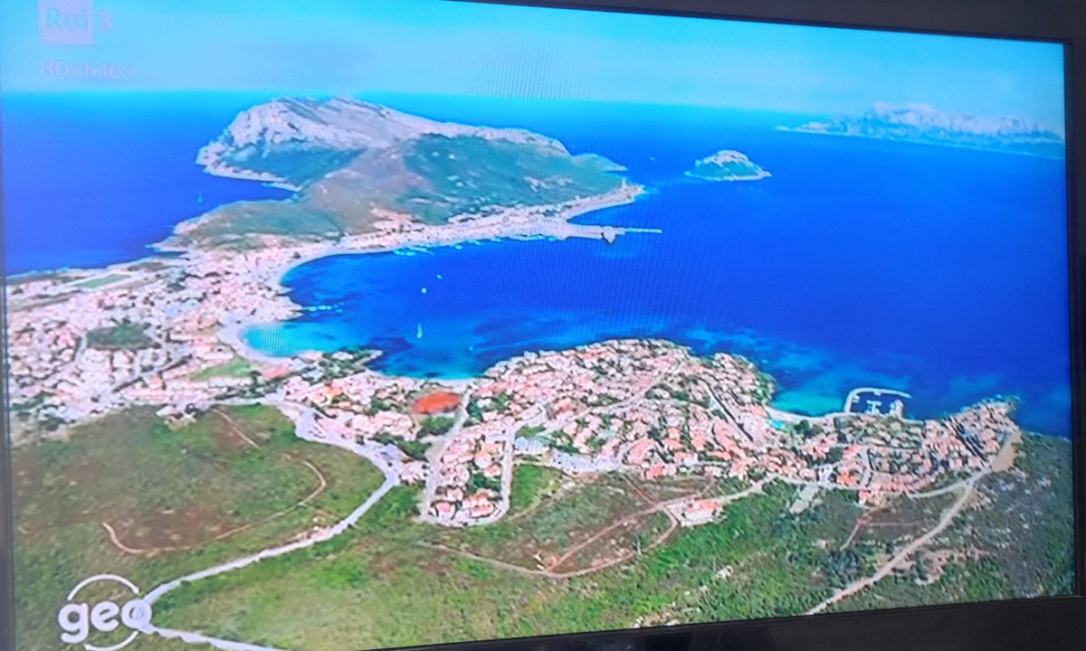 Il servizio di Geo su <a href="/RaiTre/">Rai3</a> in onda ora è un documento prezioso su un'area della #Sardegna che amo immensamente: Golfo Aranci