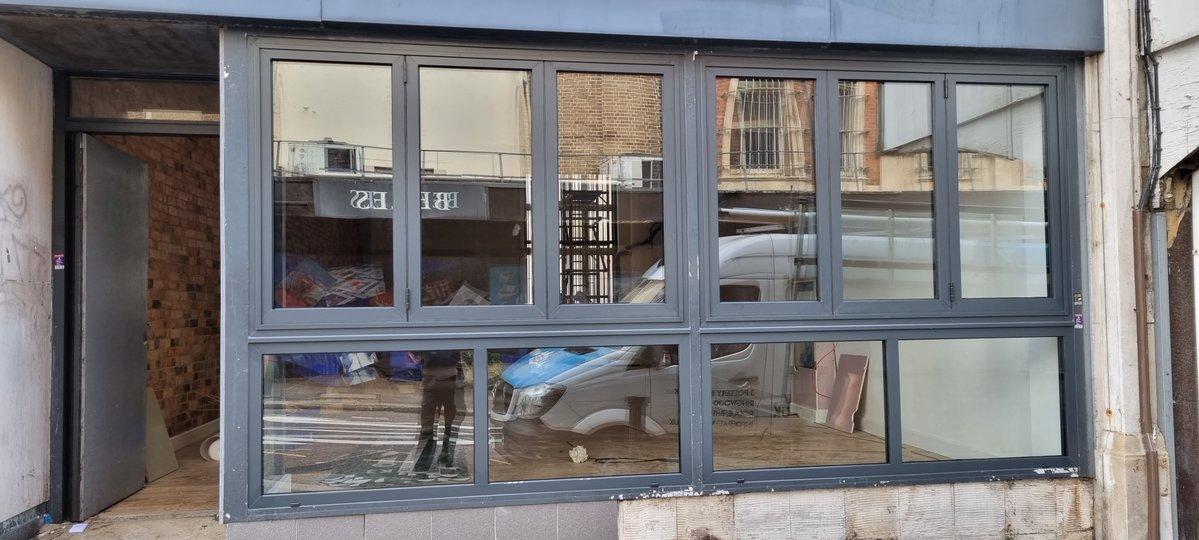 AlBifolds's tweet image. When they don&apos;t need bifolding doors, let&apos;s get them bifolding windows!!! 👍🙂

#readyfornewchallenges #aluminiumbifolds #bifolds #dorsetbusiness #doorsandwindowsofdorset