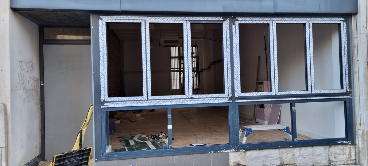 AlBifolds's tweet image. When they don&apos;t need bifolding doors, let&apos;s get them bifolding windows!!! 👍🙂

#readyfornewchallenges #aluminiumbifolds #bifolds #dorsetbusiness #doorsandwindowsofdorset