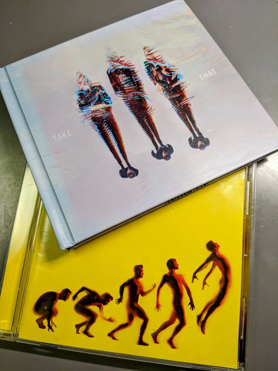 zoz_315's tweet photo. ネット以外で売ってるのを初めて見たので嬉しくて衝動買いしちゃいましたが、progressedもDeluxeももう持ってるんですよね…… https://t.co/1VqBttqU0J