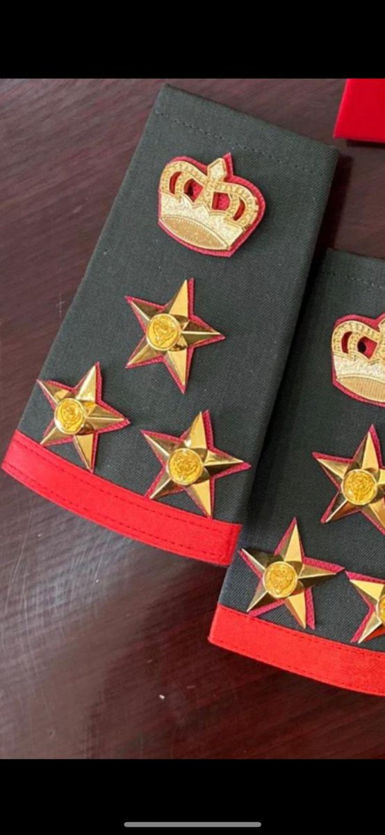 تم ترقية ابن عمي علي ثومان الشحومي

الى رتبة عميد ركن 

اسال الله العظيم ان يشافيه ويعافيه ويرده سالم في رحلته للعلاج