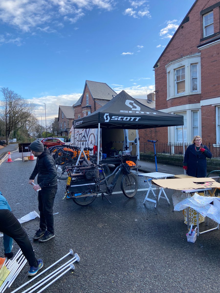 This weekend we supported a family fun event on the new #LTNs in South Heaton. We love supporting the adaption of spaces for children, families and communities to work, play, and commute by active travel and we want to do more events like this!

#morekidsonbikes #playstreets