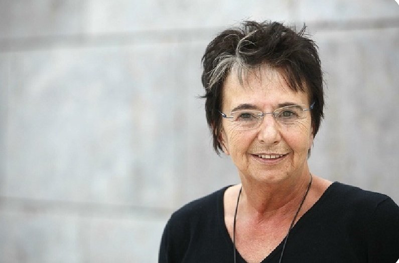 Letnapark's tweet photo. Wir brauchen viele versch. Bücher. Viele kleine Gucklöcher in der Wand, die zwischen uns &amp; der oft so unverständlichen Welt steht.
 
<3 #MirjamPressler *18.6.1940 – 16.1.2019; Schriftstellerin, ua. Malka Mai; Ü.: über 300, ua. #AnneFrank, J. #Steinbeck, Amos #Oz, Zeruya #Shalev https://t.co/KVG3lwvNVM