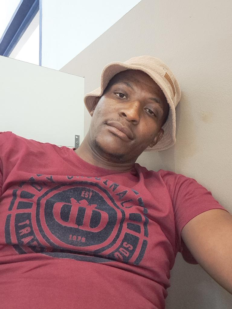 Magic24_7's tweet image. At work, I'm bored AF