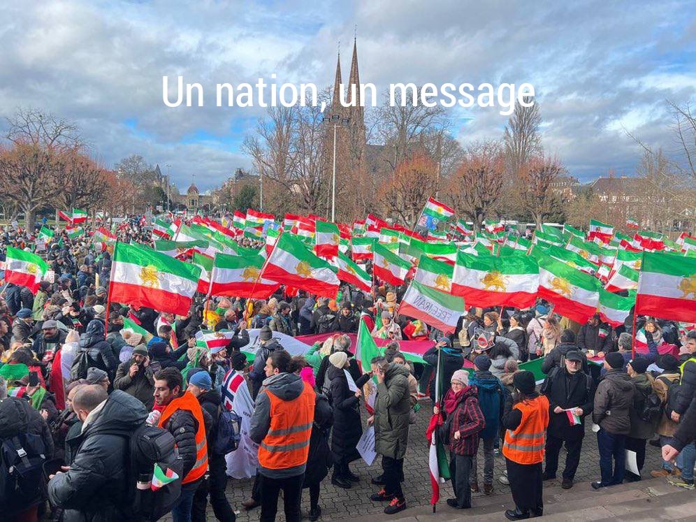 Une présence importante de compatriotes et libertaires à Strasbourg.
 La population augmente.
Et c'est le message unique de la nation iranienne à l'Union européenne.
#IRGCterrorists 
#WomanLifeFreedom 
#زندانیان_گمنام
