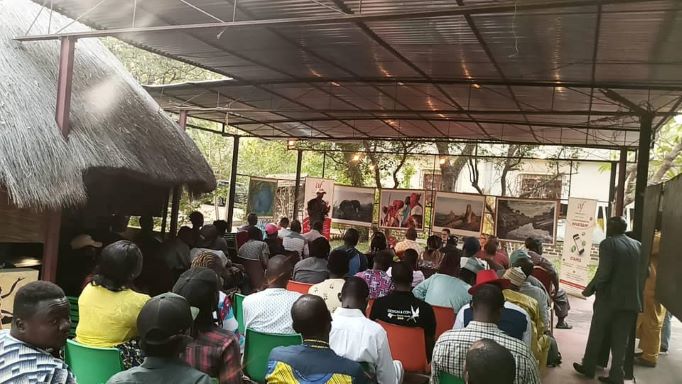 "Madame Hyacinthe Porcher en symbiose avec les acteurs culturels du Nord"
web.facebook.com/AFGAROUA/posts…
<a href="/AfGaroua/">Alliance française de Garoua</a> <a href="/IFCameroun/">Institut français CM</a> <a href="/FRauCameroun/">France au Cameroun 🇫🇷🇪🇺</a>