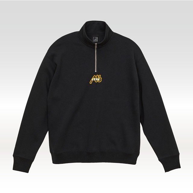 ns_kindness's tweet photo. 【N's kindness 1st zip】
color: Black
L /  XL
¥ 6,600-※予約販売となります。

オリジナルロゴマークに年代をいれたシンプルデザイン。
トレンドのルーズフィットシルエットで、カジュアルからスポーティまで幅広いスタイリングが可能。
#Nskindness https://t.co/12ahxkDmhd