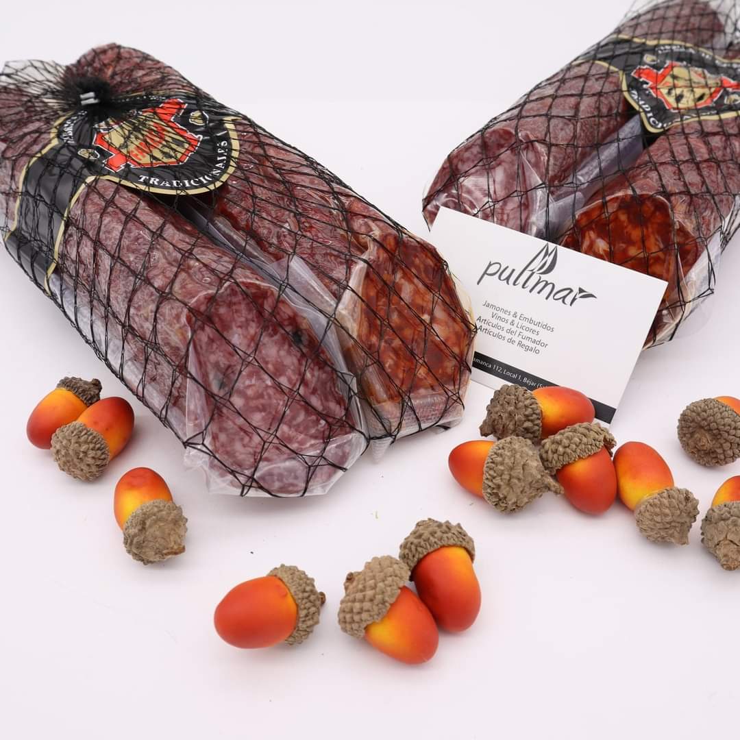 pullmarbejar's tweet photo. Día del Chorizo || Cuida nuestra tradiciones.

Es fundamental mantener la conexión entre las personas, los recuerdos, tradiciones y/o costumbres de los pueblos. 

Compra online, te lo enviamos 🛒https://t.co/He7NE7frQ8
.
.
.
.
#Bejar #chorizo #embutidoiberico 
#diadelchorizo https://t.co/DLOstWSFX9